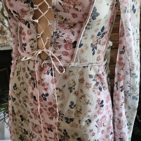 Asos design medium ** so romantic - Picture 2 of 3